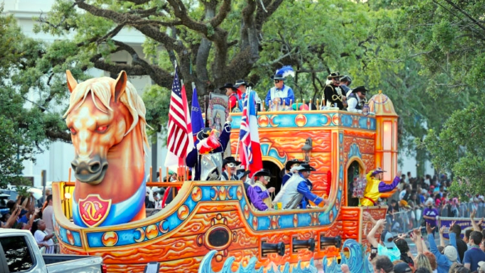 mobile-mardi-gras-float